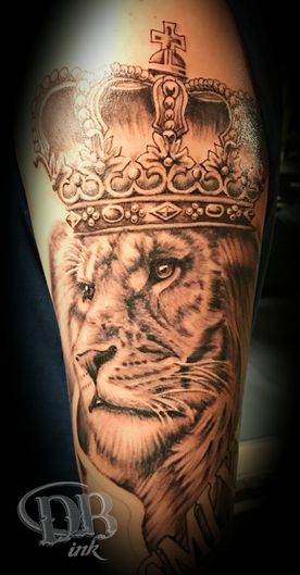 tattoo,tatoeage,black and grey,realistisch.leeuw.realistic.lion,kroon,crown