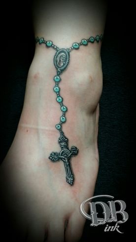 TATTOO,TATOEAGE,COLOUR,RELIGIEUS,RELIGIOUS,ROZENKRANS,OP VOET,ROSERY,ON FOOT,