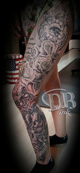 TATOO,TATOEAGE,TATTOOSHOP DB-INK DEN BOSCH,BEEN SLEEVE,LEG SLEEVE,REALISTIC,REALISTISCH,ROZEN,ROSES,MIRROR,SPIEGEL,PORTRET,VLINDER,BUTTERFLY,KLOK,CLOCK,TEKST,BLACK AND GREY