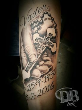 TATTOO,TATOEAGE,BLACK AND GREY,RELIGIEUS,RELIGIOUS,VADER,DAD,ROZENKRANS IN HAND,ROSERY IN HAND,CROSS IN HAND,KRUIS IN HAND